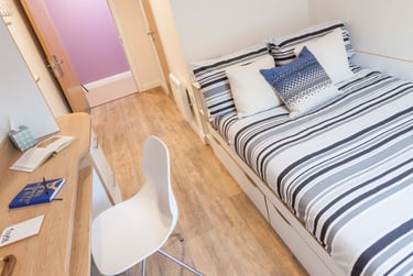 En Suite Classic at Roman House, Hanover Square, City Centre, Newcastle, NE13NP - Image 6